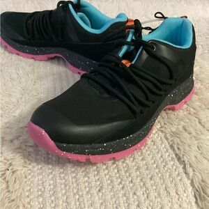 NWT Size 8 Skora sneakers, hiking shoes, suede trim